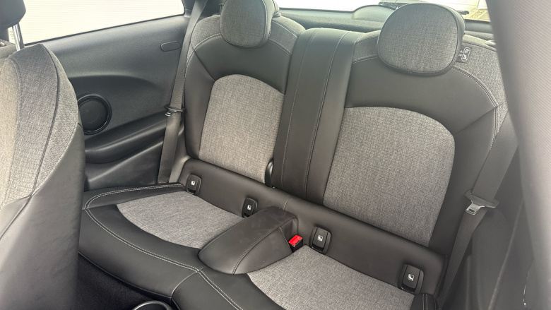 MINI Hatchback 135kW Cooper S Level 2 33kWh 3dr Auto Electric Hatchback